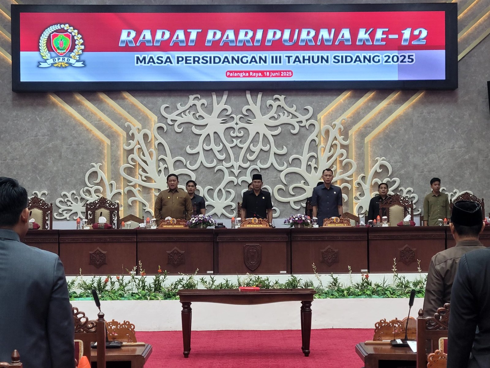 Ketua DPRD Kalteng Arton S Dohong saat memimpin rapat paripurna ke XII masa persidangan III 2025, belum lama ini.