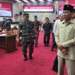 Ketua DPRD Kalteng Arton S Dohong usai mengikuti rapat paripurna, belum lama ini.