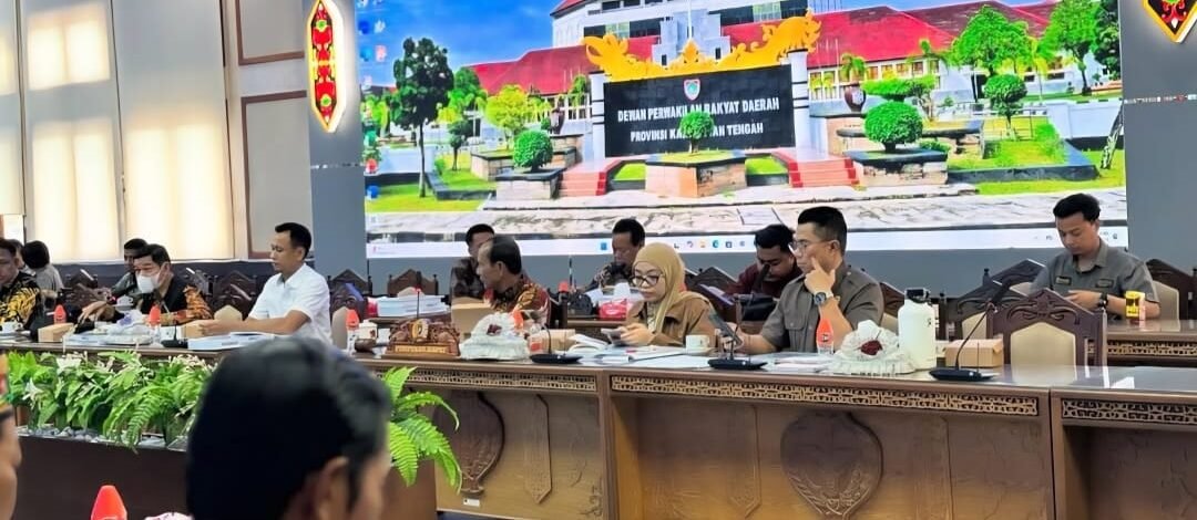 Pimpinan DPRD Kalteng saat melakukan Rapat Badan Anggaran, di Palangka Raya, kemarin.