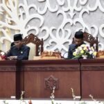 Ketua DPRD Kalteng Arton S Dohong saat memimpin rapat paripurna ke-III masa persidangan I tahun 2025, Senin (13/10)