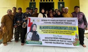 Anggota Komisi III DPRD Kalteng Noor Fazariah Kamayanti saat menyerap aspirasi masyarakat Kabupaten Pulang Pisau.