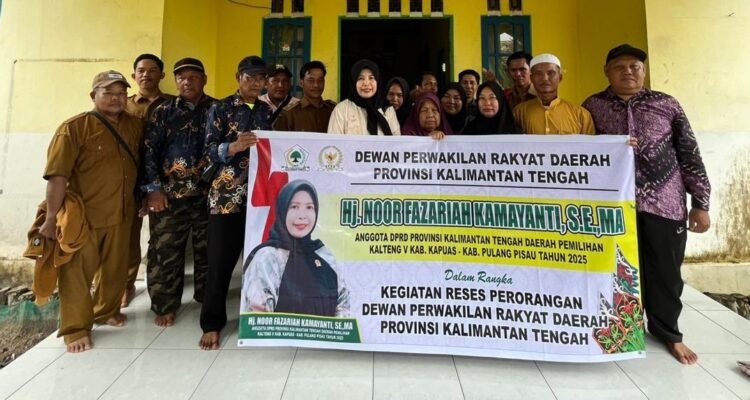 Anggota Komisi III DPRD Kalteng Noor Fazariah Kamayanti saat menyerap aspirasi masyarakat Kabupaten Pulang Pisau.