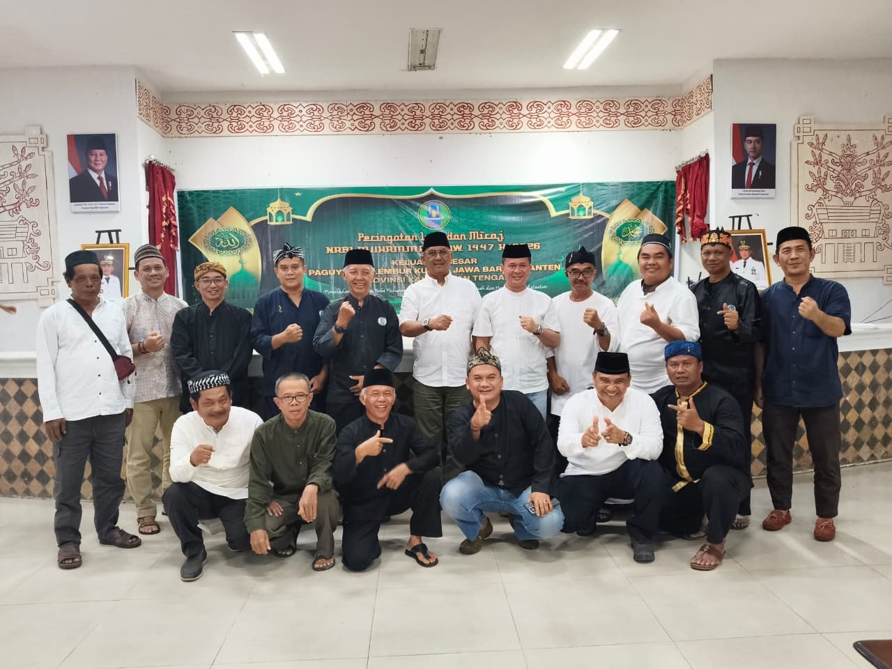 Foto bersama pengurusa PAguyuban Lembur Kuring Jawa Barat dan Banteng Provinsi Kalteng pada kegiatan Isra Mi`raj 1447 H, pada Minggu (25/1).