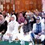 Anggota DPRD Barito Utara Nety Herawati dan Sri Neni Trianawati turut hadir bersama Ketua TP PKK, Ketua GOW, Ketua DWP pada peringatan Nuzulul Quran, Jumat (6/3) malam.