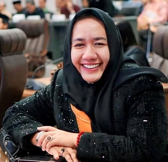 Rosi Wahyuni