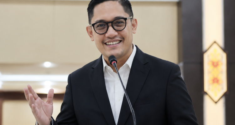Sekretaris Komisi III DPRD Kalimantan Tengah (Kalteng), Briyan Iskandar, mendorong Dinas Pariwisata setempat untuk lebih berani berinovasi dalam mengembangkan sektor pariwisata daerah.