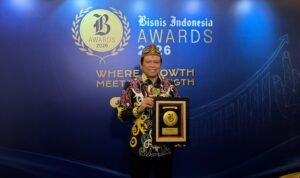 Direktur Utama Bank Kalteng, Maslipansyah, saat menerima penghargaan Bisnis Indonesia Awards (BIA) 2026 sebagai Bank Pembangunan Daerah (BPD) Terbaik Kategori Aset Rp20 Triliun–Rp40 Triliun, Kamis (2/7) di Jakarta.