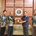 Foto bersama usai penandatangan kerjasama antara FMIPA UPR dengan FMIPA ITB, Selasa (21/7/2026).