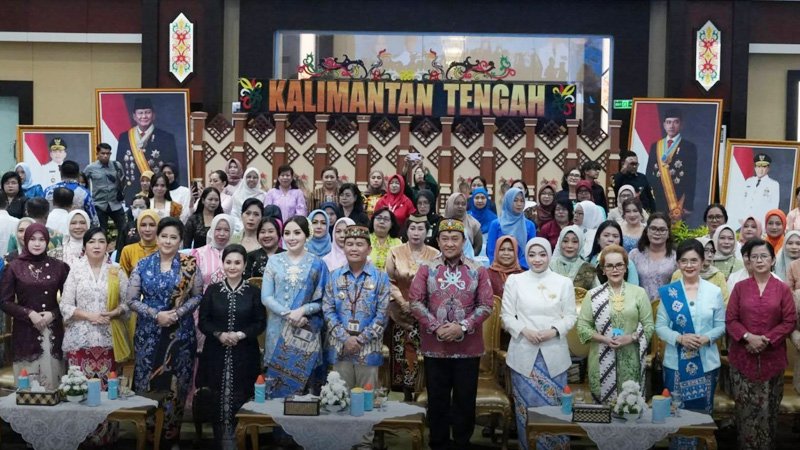 Sejumlah ANggota DPRD Kalteng turut hadir pada peringatan puncak hari Kartini ke-147 tahun 2026,Selasa (21/4/2026).