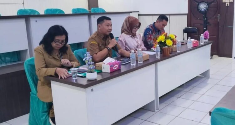 Komisi II DPRD Kalteng saat melakukan kunjungan kerja (kunker) ke Bagian Administrasi Perekonomian dan Sumber Daya Alam (SDA) Sekretariat Daerah Kabupaten Kapuas.