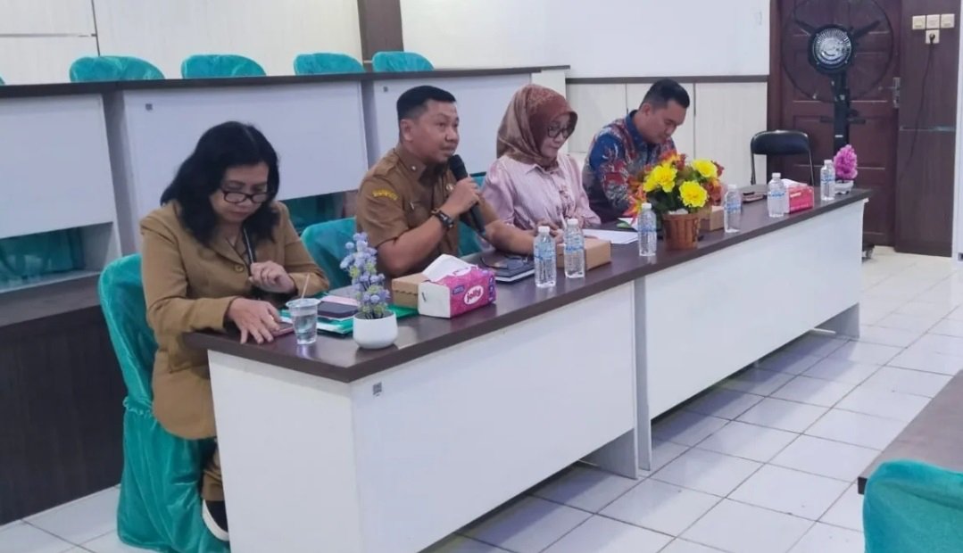 Komisi II DPRD Kalteng saat melakukan kunjungan kerja (kunker) ke Bagian Administrasi Perekonomian dan Sumber Daya Alam (SDA) Sekretariat Daerah Kabupaten Kapuas.