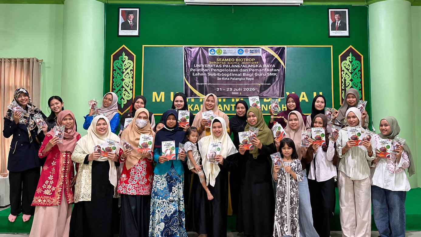 Pimpinan Cabang Nasyiatul Aisyiyah (PCNA) Pahandut bekerja sama dengan tim dosen pengabdian Universitas Palangka Raya (UPR) menyelenggarakan kegiatan pengabdian masyarakat yang berfokus pada wirausaha muda khususnya berbasis komunitas dalam pembuatan mie sehat kaya serat, berbasis bahan lokal sebagai upaya peningkatan kesehatan keluarga, Kegiatan ini dilaksanakan di Aula gedung dakwah Muhammadiyah Kalimantan Tengah, pada Rabu (18/8/2026)