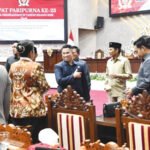 Ketua dan Wakil Ketua III DPRD Kalimantan Tengah, Arton S. Dohong dan Junaidi bersama sejumlah anggota DPRD Kalteng di gedung dewan, Senin (2/3).