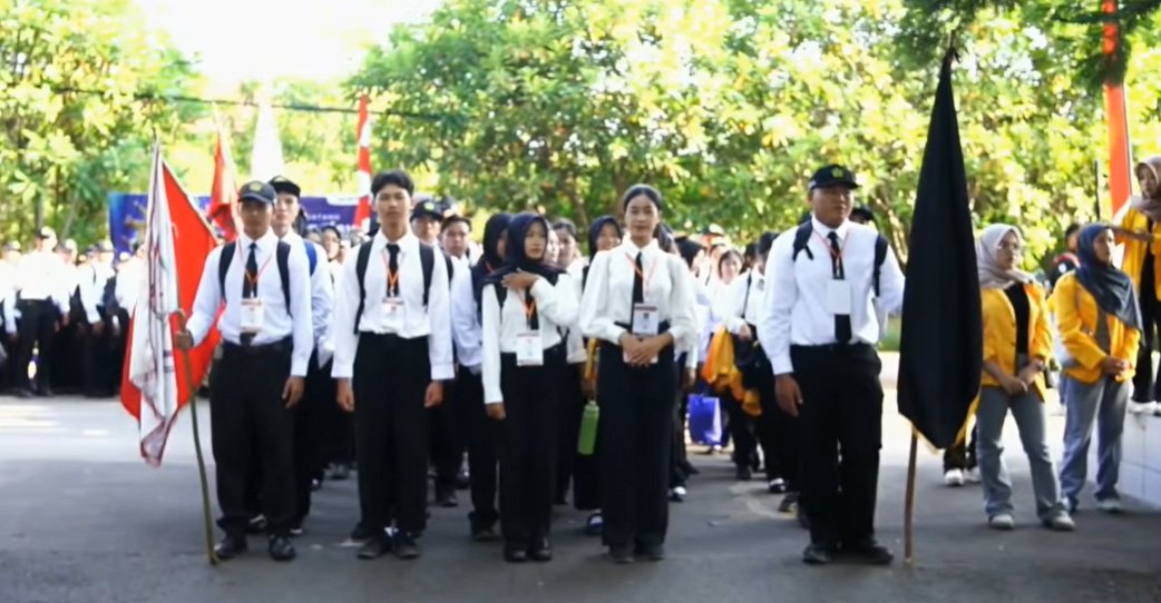 Seremonial penyambutan Mahasiswa baru Universitas Palangka Raya, Senin (10/8).