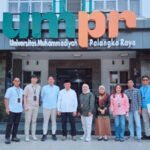Manajemen Bank Kalteng foto bersama jajaran Universitas Muhammdiyah Palangka Raya (UMPR) saat menjajaki rencana pembiayaan Mahasiswa ASN yang kuliah di kampus tersebut, Jumat (28/8/2026).