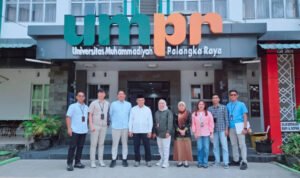 UMPR BANK KALTENG Manajemen Bank Kalteng foto bersama jajaran Universitas Muhammdiyah Palangka Raya (UMPR) saat menjajaki rencana pembiayaan Mahasiswa ASN yang kuliah di kampus tersebut, Jumat (28/8/2026).