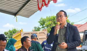 Pimpinan Cabang Utama PT Bank Kalteng, Sigit Purnama Aji Pimpinan Cabang Utama PT Bank Kalteng, Sigit Purnama Aji saat meberikan sambutan pada acara penyerahan antuan 20 unit kolam ikan terpal dari PT Bank Kalteng melalui program Tanggung Jawab Sosial dan Lingkungan (TJSL) atau Corporate Social Responsibility (CSR) di Jalan Temanggung Kanyapi III, Kota Palangka Raya, Rabu (9/9/2026).