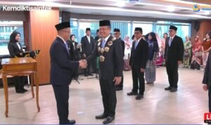 WhatsApp-Image-2026 Tangkapan layar video live saat Prof Bhayu Rhama, S.T., M.B.A., Ph.D dilantik sebagai Rektor UPR, di Jakarta, Senin (5/10/2026).