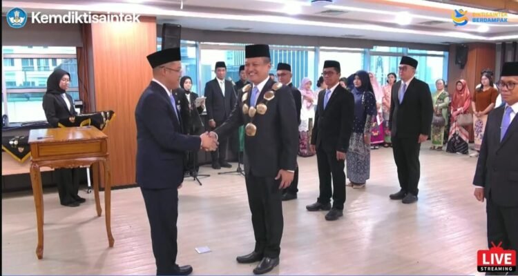 Tangkapan layar video live saat Prof Bhayu Rhama, S.T., M.B.A., Ph.D dilantik sebagai Rektor UPR, di Jakarta, Senin (5/10/2026).